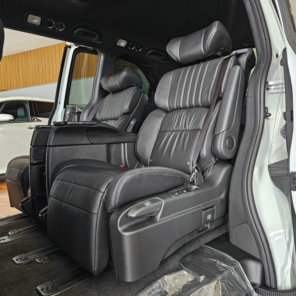 Honda Odyssey Absolute EX Black Edition – เพิ่มความสปอร์ตดุดันด้วยชุดแต่ง Black Edition
