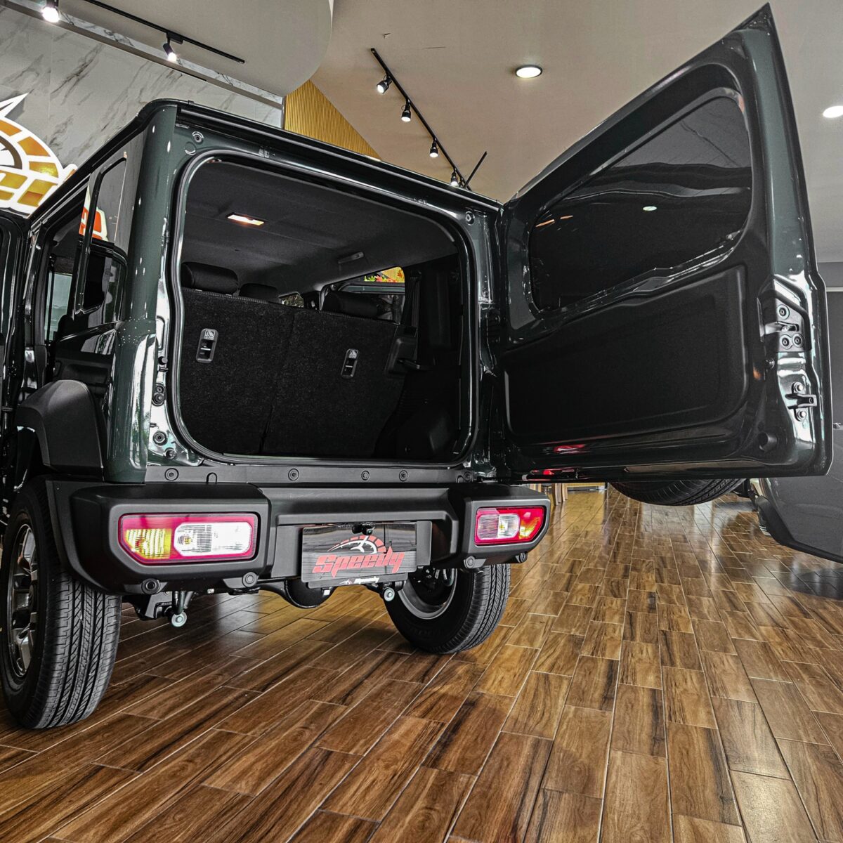 Suzuki Jimny Nomade – Jimny Nomade รุ่นแรก 5 ประตู สเปกญี่ปุ่น ไซส์ใหญ่กว่าเดิม