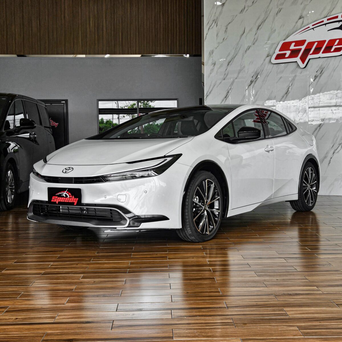 Toyota Prius Z Hybrid ที่โชว์รูม SPEEDY